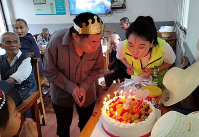 社工开展居家养老服务评估